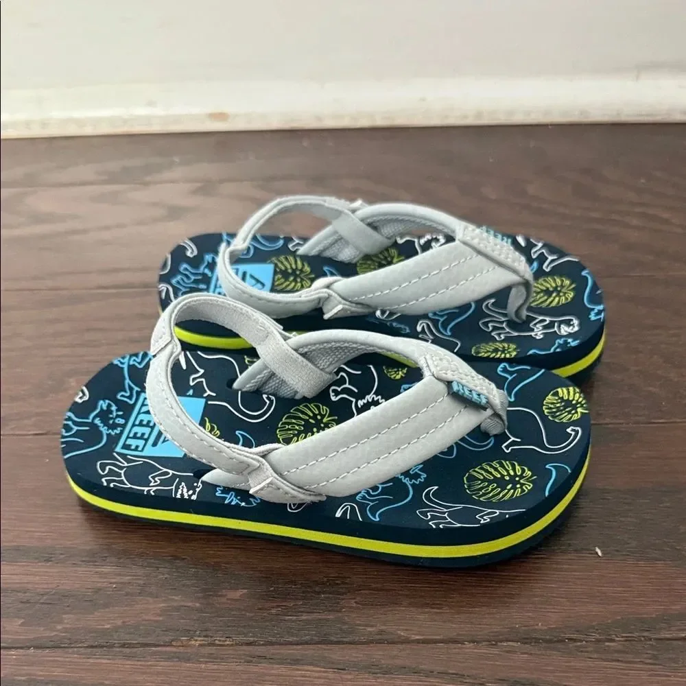 NWOB Reef Kids Dinosaur Print Flip Flops Sandals Size 8